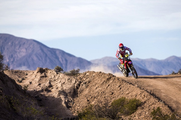 Joan Barreda Bort johdaa Dakar -rallia moottoripyörien osalta. Kuva: Red Bull Content Pool