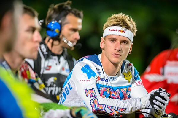 Roczenin fanit eivät näe häntä seuraavaan kuukauteen kilpailuissa. Kuva: Red Bull Content Pool