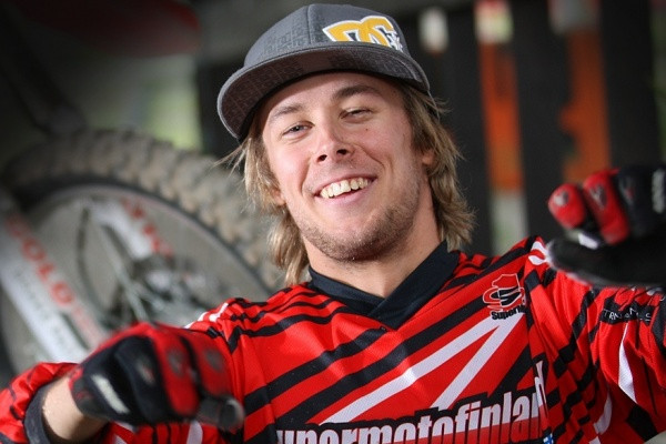 Mauno Hermunen ajaa alkavalla kaudella lähes 20 supermotokilpailua. Kuva: Jani Hovi / Xracing