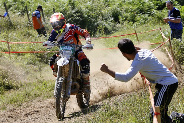 Eemil Pohjolaa odottaa muutaman viikon ajotauko. Kuva: Jonty Edmunds