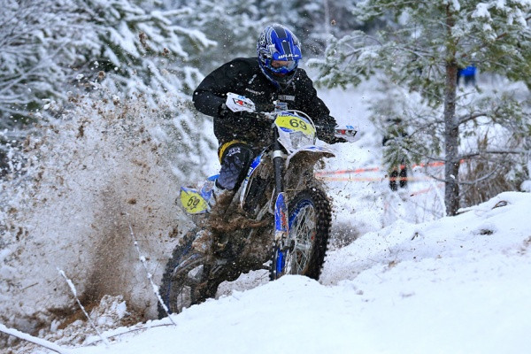 Henry Oleniuksen mahdollisuudet Suomen mestaruuteen menivät loukkaantumisen myötä. Kuva: Jani Hovi / Xracing