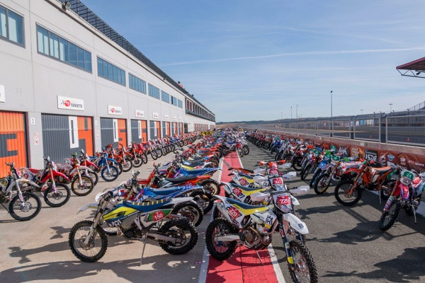 Tänään aamulla suljettu varikko tyhjenee pyöristä päivän ajaksi. Kuva: ISDE tiedotus