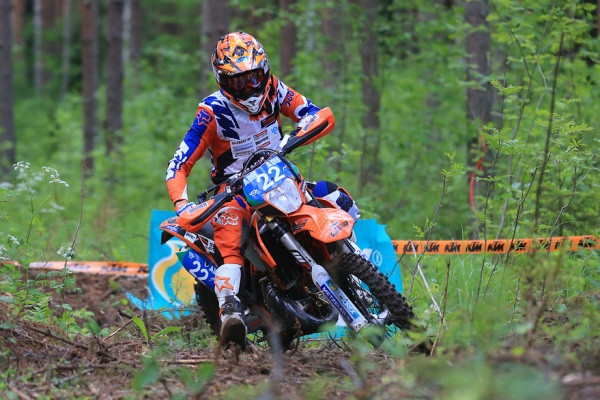Eemil Helander lähtee muiden suomalaisten kanssa metsästämään pisteitä Ruotsista. Kuva: Jani Hovi / Xracing