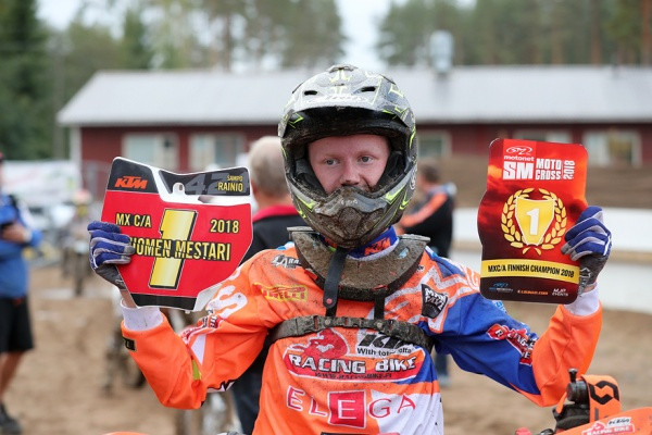 Sampo Rainion juhlaa. Kuva: Jani Hovi / Xracing