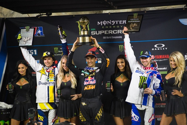 450-kuutioisten podium. Kuva: James Lissimore