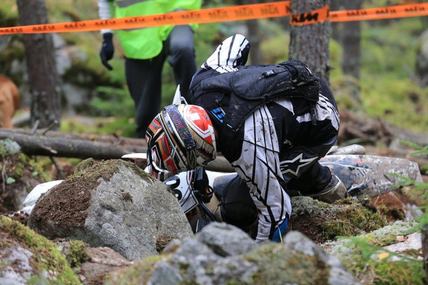 Yleispätkällä ollut loiva kivikkomäki keräsi todella paljon yleisöä ja paikalla oli urheilujuhlan tuntua. Toiselle kuljettajille mäki oli helppo