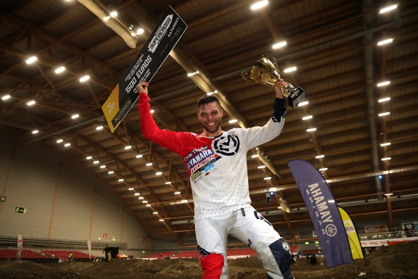 Alex Rayn juhlaa Tampereella. Kuva: Jani Hovi / Xracing