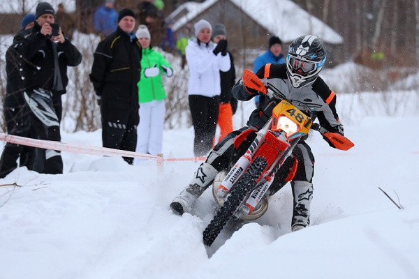 Aleksi Jukola johtaa Päijänteen ympäriajoa avauspäivän jälkeen. Kuva: Jani Hovi / Xracing