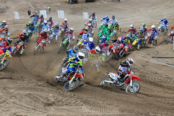 MX2 -luokan ensimmäinen startti. Kuva: Jani Hovi / Xracing
