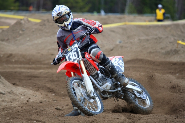 Niko Halmetoja oli puolestaan MXC/B-luokan toisessa lähdössä nopein.