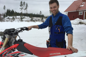 Miko Mellin rakensi Kusti Manniselle "spoorikyhmyn" Päijänteen Ympäriajoon.