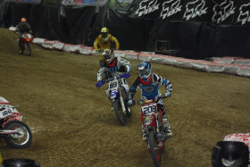 Niila Lappi (89) ajoi Malmössä elämänsä ensimmäisen supercross-kilpailun.