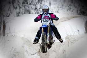 Marita Nyqvist ja Yamaha Hyvinkään spoorissa