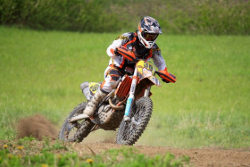 Oskari Kantonen jatkaa Cupin johdossa.