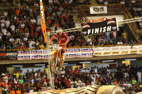 Taddy Blazusiakin tyylinäyte. Kuva: Jonty Edmunds