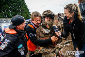 Savasteiden riemua kilpailun jälkeen. Kuva: MXGP