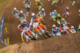 450 -kuutioisten startti. Kuva: Simon Cudby / KTM images