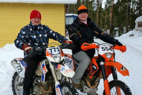 Jani Väisänen (vas.) ja Mika Ranta starttaavat Päijänteen ympäriajon parikilpailuun.