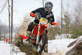 Aleksi Jukola kaasutteli voittoon Hyvinkäällä. Kuva: Jani Hovi / Xracing