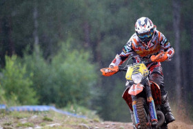 Christophe Nambotin johtaa Mika Ahola Total Cupia. Kuva: Jonty Edmunds / KTM Images