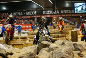 Colton Haaker (1) johtaa sarjaa