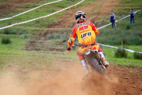 Mika Ahola jatkaa taisteluun enduron maailmanmestaruudesta