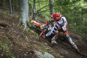 Jo ensimmäinen kisapäivä maastossa laittoi kuljettajat koville. Kuva: Red Bull