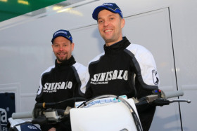 Mika Saarenkoski (vas.) ja Mikko Tontti toimivat nuorten valmentajiana.