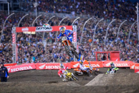 Ken Roczen ajoi Daytonassa isossa luokassa. Kuva: Simon Cudby / KTM images