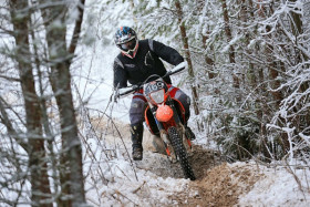 Aleksi Vilkon menoa Mäntsälän SM-endurossa. Kuva: Jani Hovi / Xracing