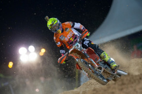 Tony Cairoli näytti nuoremmilleen menemisen mallia. Kuva: Ray Archer