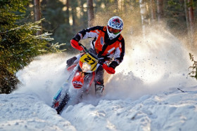 Roni Nikanderin tyylinäyte matkalta voittoon. Kuva: Sportimage