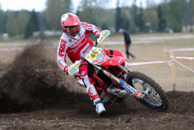 Eemil Pohjolan menoa aamun ensimmäisellä maastokokeella. Kuva: Jani Hovi / Xracing
