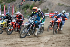 MX2-luokan ensimmäisen erän startti. Kuva: Jani Hovi / Xracing