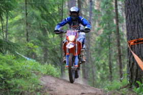 Sanna Kärkkäinen otti hyvät MM-pisteet kauden avauksesta. Kuva: Jani Hovi / Xracing