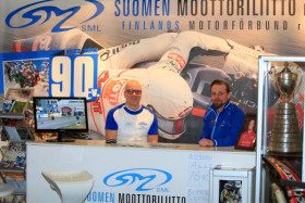 Nämä kaksi herraa opastavat arvonnassa.