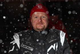 Sauli Penttilä Kärme Kustaan kiemuroiden startissa.