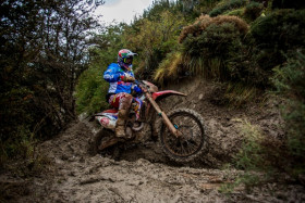 Giacomo Redondin johtama Italia kavensi USA:n johtoa. Kuva: FIM