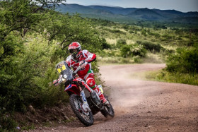 Paolo Goncalves nousi kilpailun johtoon. Kuva: Honda