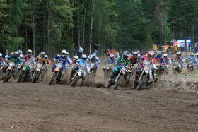 MX2 -luokan ensimmäisen erän uusintastartti. Kuva: Jani Hovi / Xracing