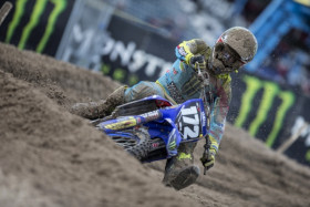 Brent Van Donick ajaa Kevin Strijbosin ja Jeremy Van Horebeekin kanssa Belgian joukkueessa. Kuva: Yamaha