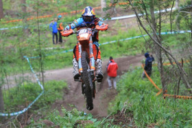 Nathan Watson johtaa Heinolassa. Kuva: Jani Hovi / Xracing