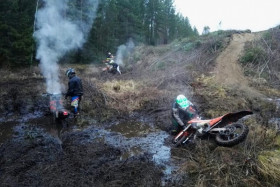 Välillä homma meni nosteluksi. Kuva: Emil Pohjola