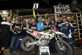 Rockstar Energy Husqvarna Factory Racing -tiimin Colton Haaker kruunattiin Endurocross-sarjan mestariksi. Kuva: Husqvarna