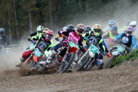 Niko Kalatie (20) oli ensimmäisessä mutkassa ensimmäisenä. Kuva: Jani Hovi / Xracing