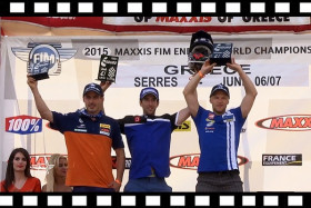 Remeksen juhlaa podiumilla.