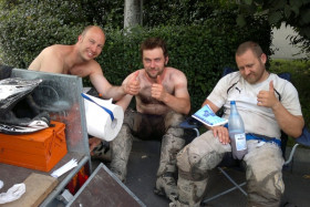 Kisan kaikki kolme suomalaista kuljettajaa pääsivät maaliin. Teemu Valkonen (vas.)