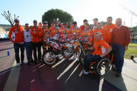 KTM endurotiimi. Kuva: Jonty Edmunds