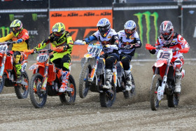 Dean Ferris (111) palasi MM-sarjaan ja IceOne tiimin väreihin.