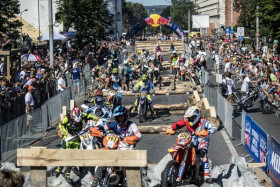 Perinteisesti prologi on täynnä tapahtumia. Kuva: Red Bull